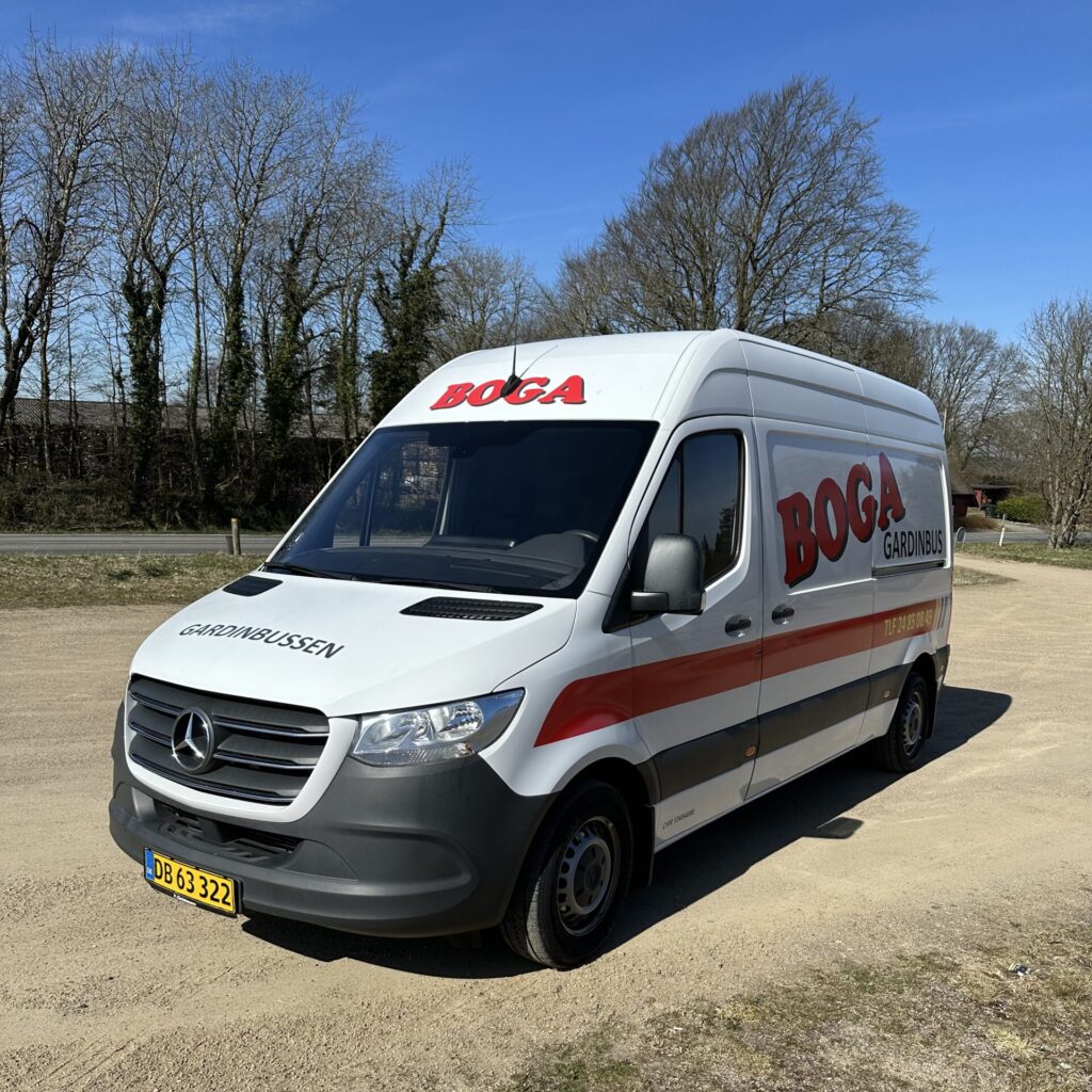 Gardinbussen er klar med gardiner på specialmål
